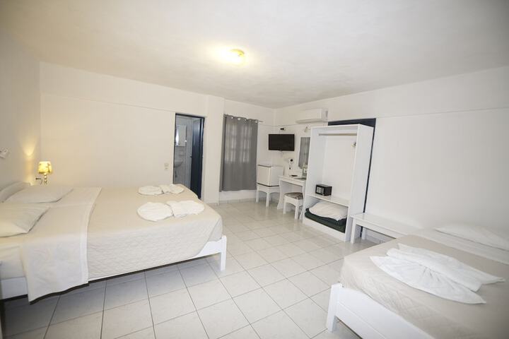 Room 25 of 107
