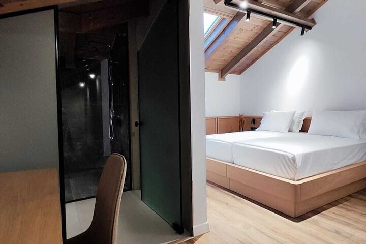 Room 13 of 44