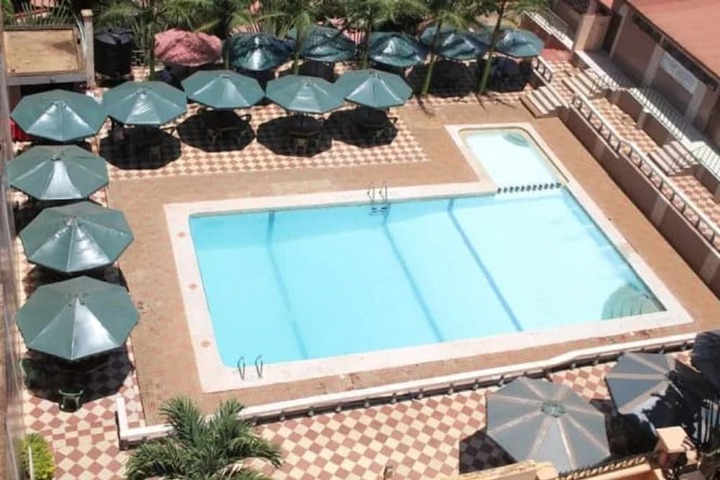 Pool 15 of 27
