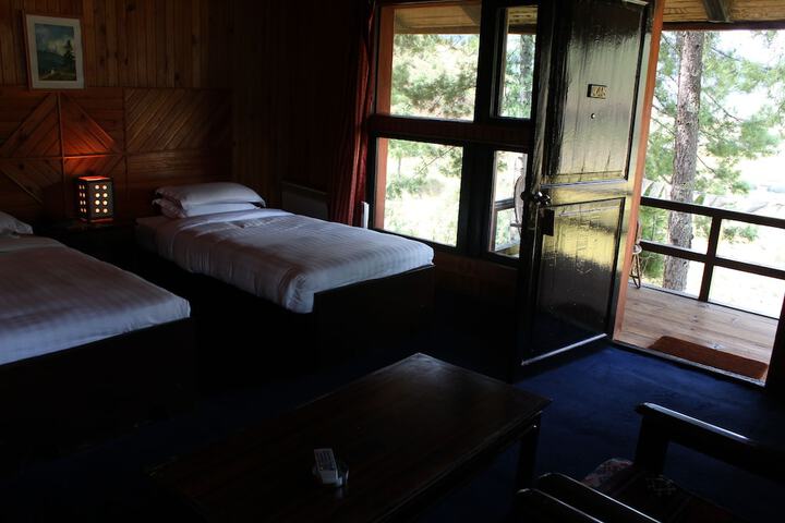 Room 6 of 38