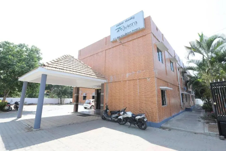 Hotel O Riviera Residency