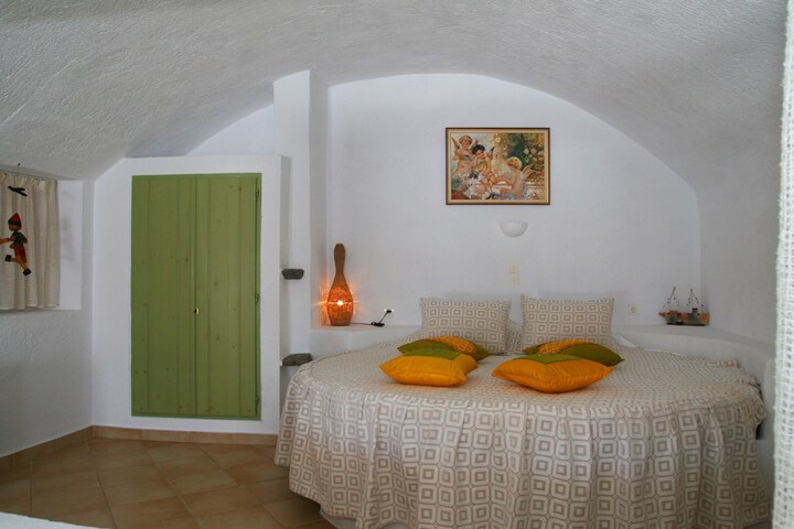 Room 3 of 55