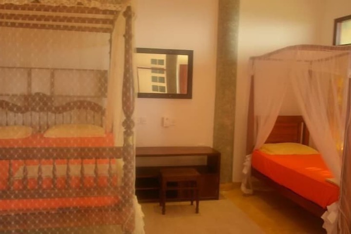 Room 17 of 76