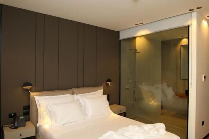 Room 47 of 108