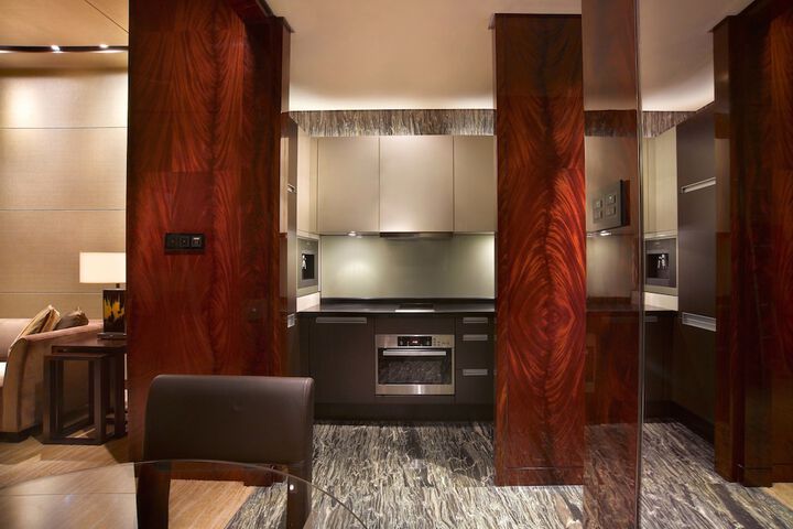 Room 3 of 105