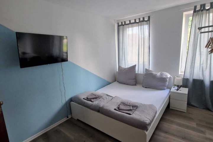 Room 4 of 10