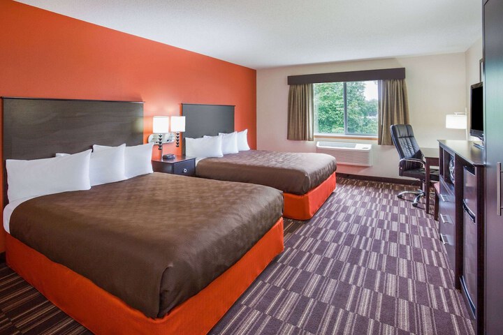 1 King Bed Studio Suite (2 of 9)