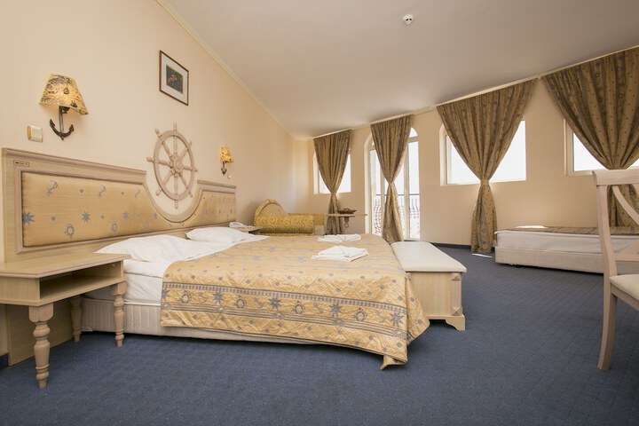 Room 28 of 124