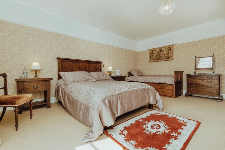Room 5 of 35