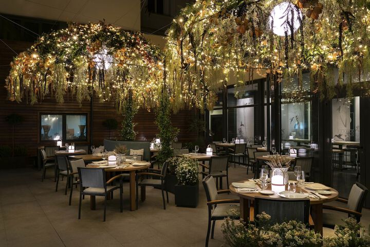 Dining 70 of 71