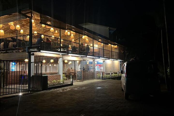 Waterfront Hotel Kandy