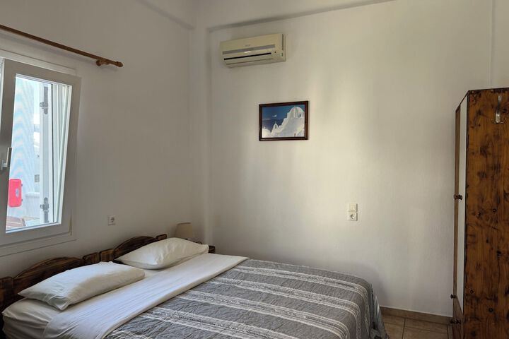 Room 2 of 187