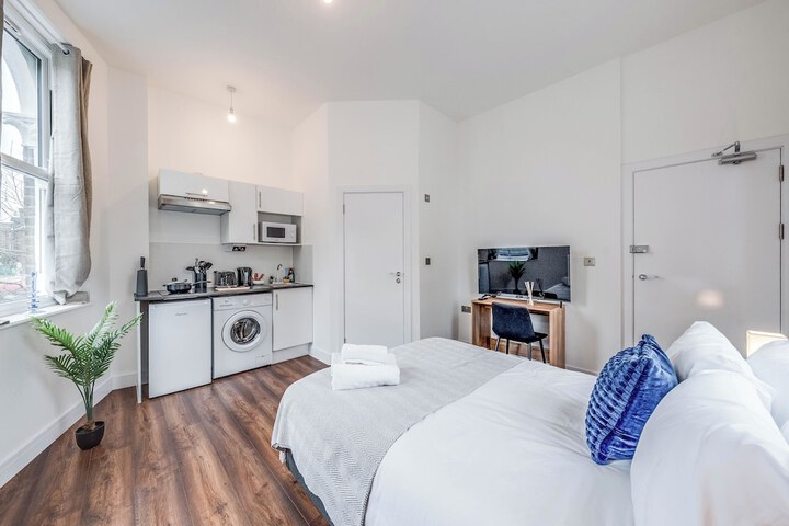 Room 18 of 42