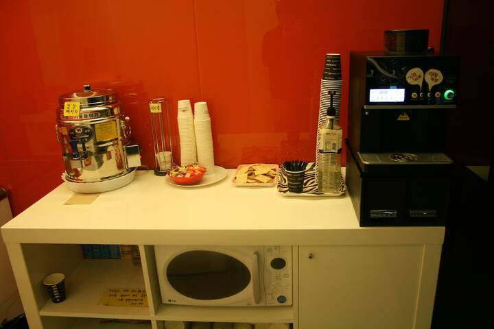 Breakfast/Coffee Service 36 of 42