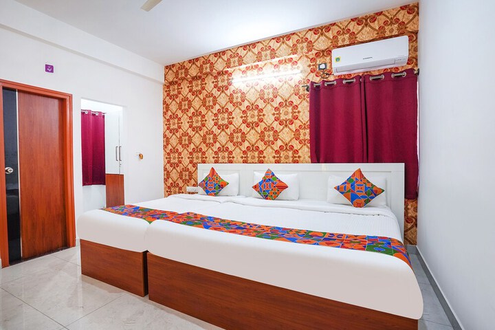 Room 9 of 28