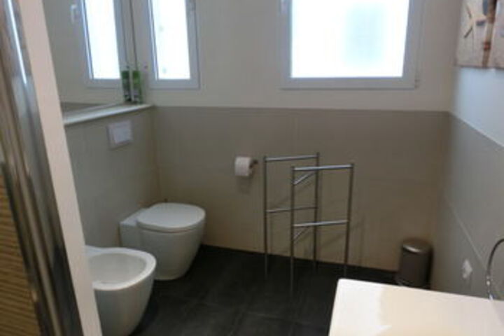 Room 2 of 20