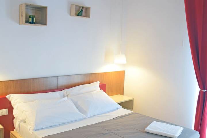 Room 9 of 31