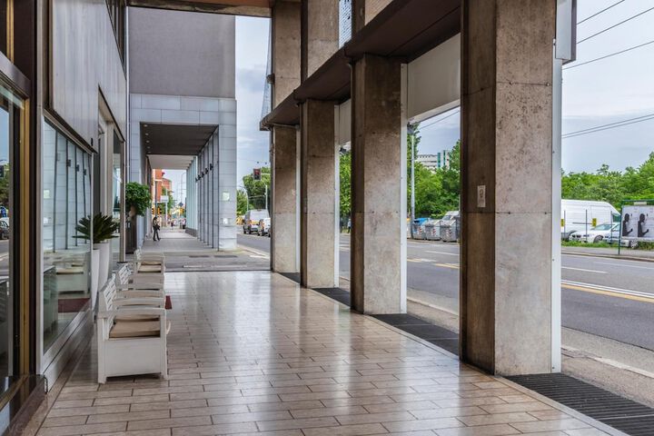 Entrance & Lobby