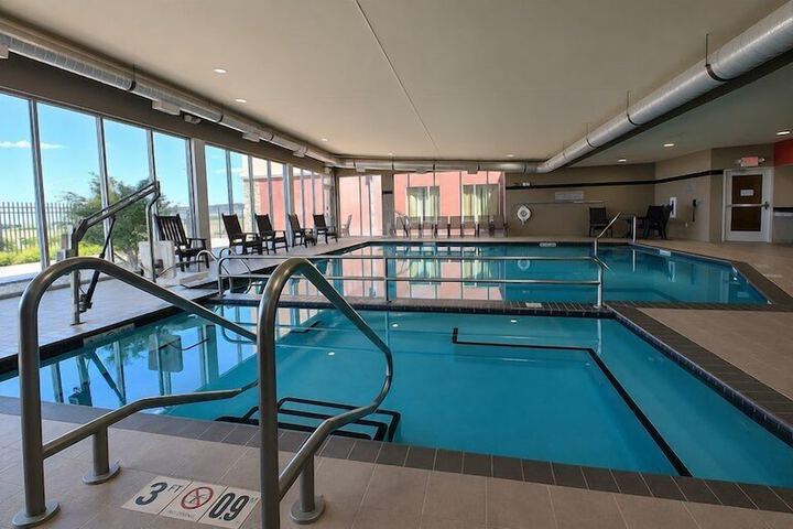 Pool Hotel