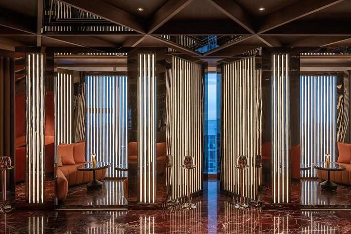 Lounge 64 of 77