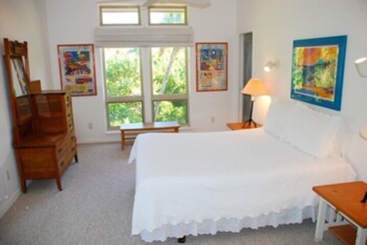 Room 25 of 27