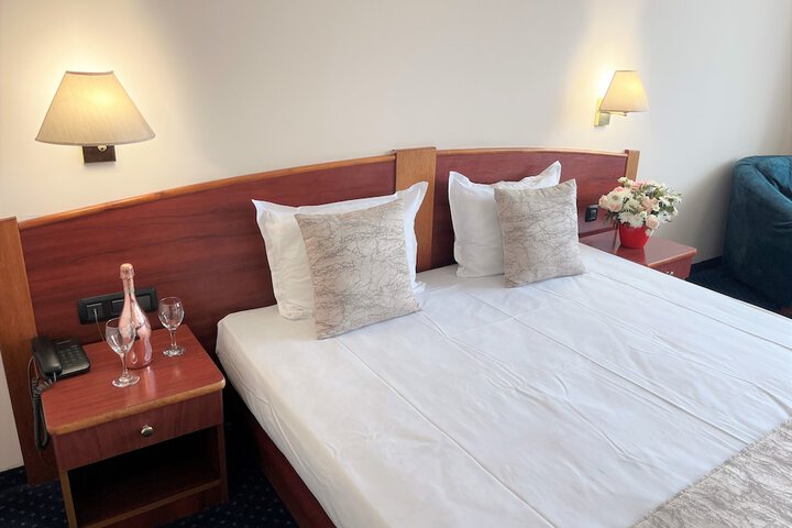 Room 20 of 49