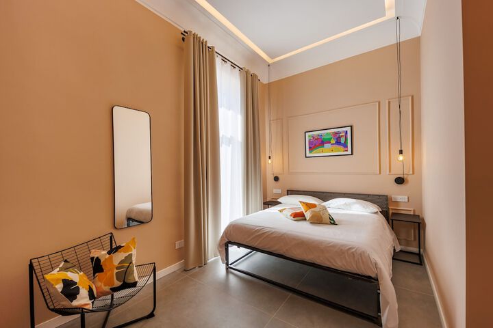 Room 2 of 22