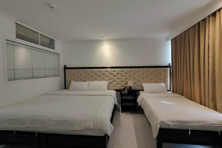 Room 9 of 117