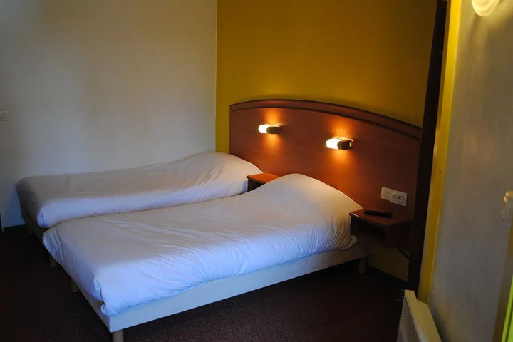 Room 3 of 24