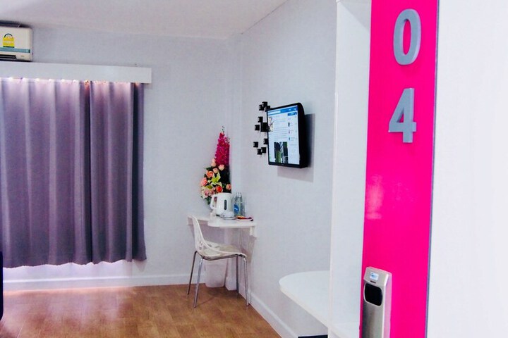 Room 15 of 29