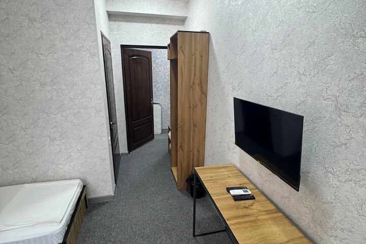 Room 4 of 19