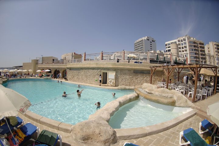 Pool 60 of 124