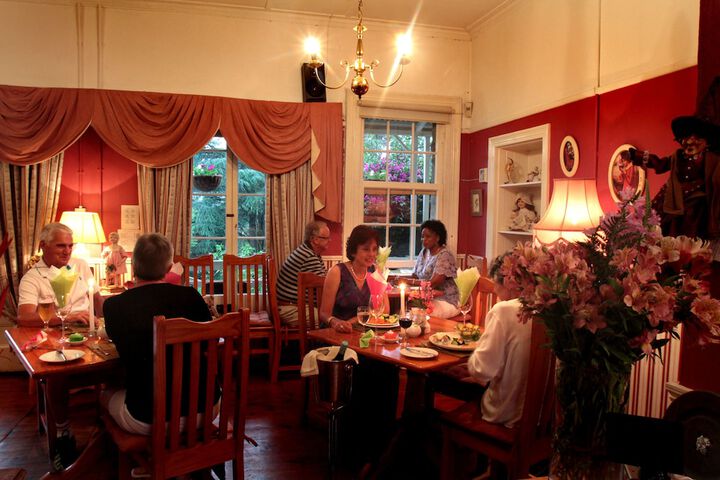 Dining 29 of 43