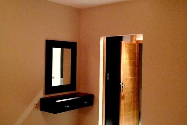 Room 27 of 61