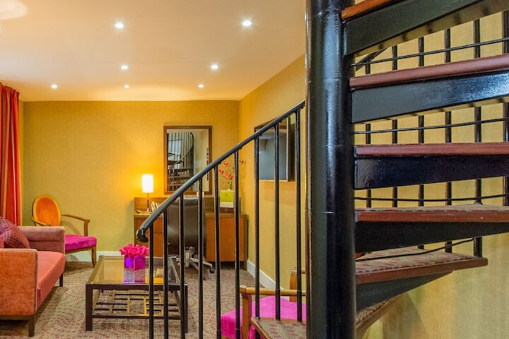 Room 45 of 127