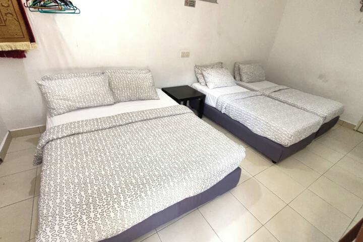 Room 14 of 27