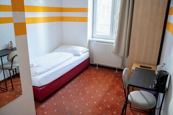 Room 25 of 45