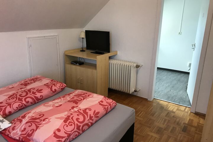 Room 2 of 22