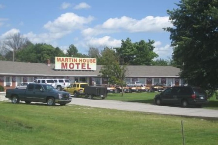 Martin House Motel in Brookfield, MO