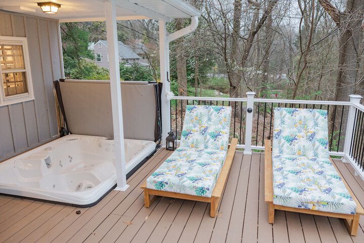 Hot Tub 14 of 25
