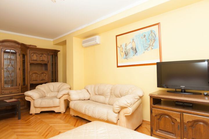 Room 15 of 183