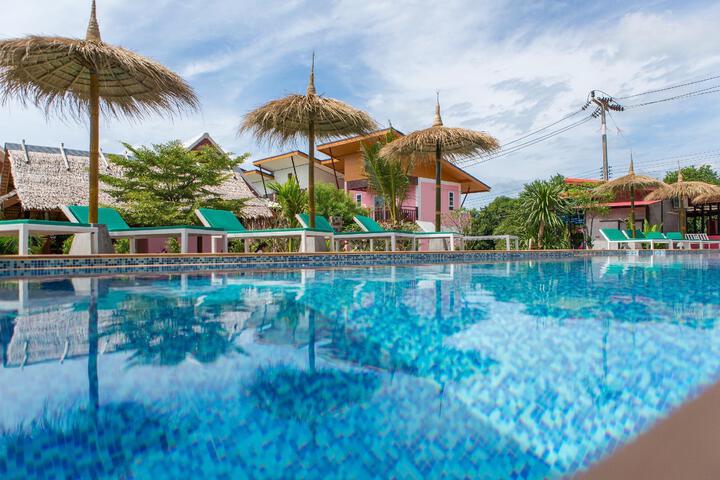 Pinky Hotel