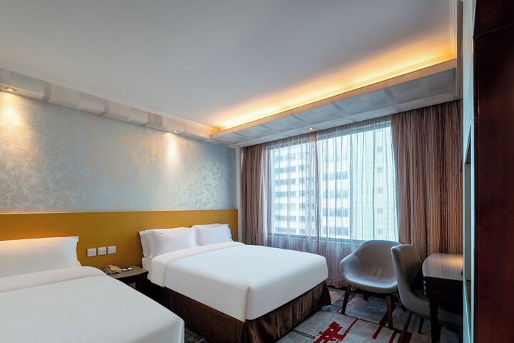 Room 50 of 103