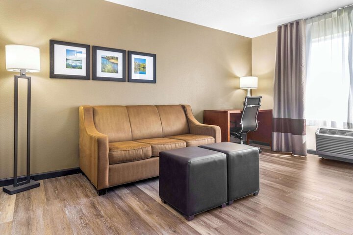1 King Bed Suite (19 of 26)