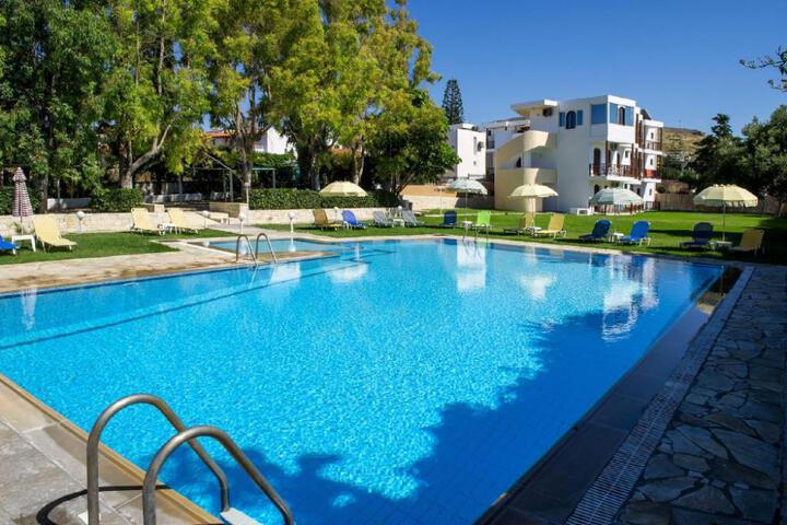 Prince of Lillies in Heraklion