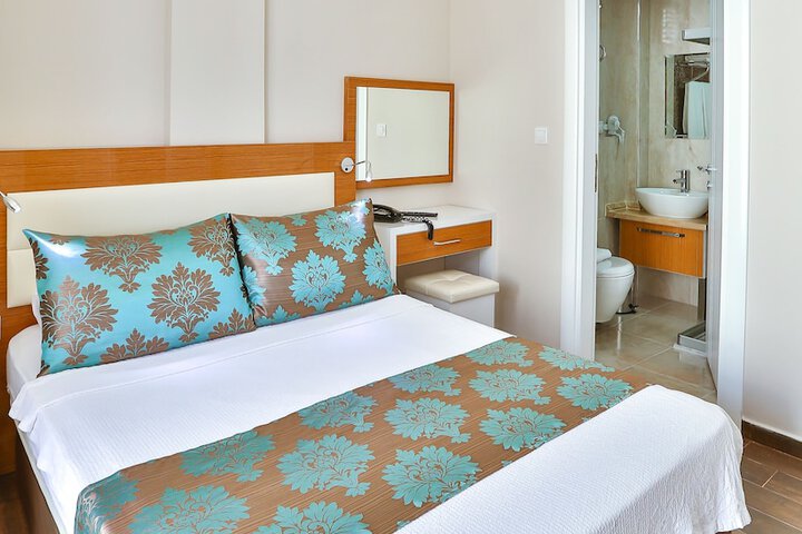 Room 8 of 39