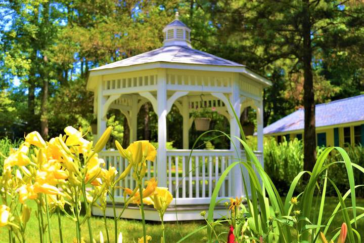 Meris Gardens Bethany