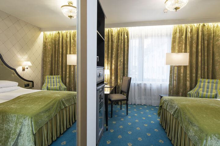 Room 62 of 119