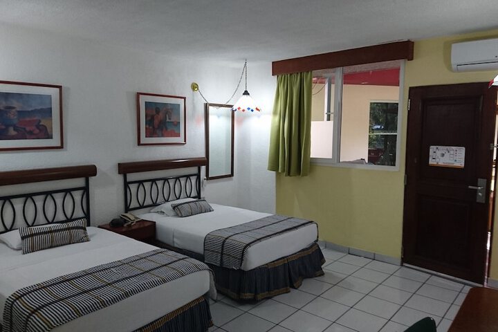 Room 6 of 39