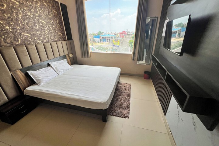 Room 3 of 54